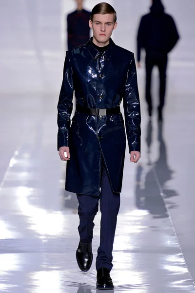 Look 37